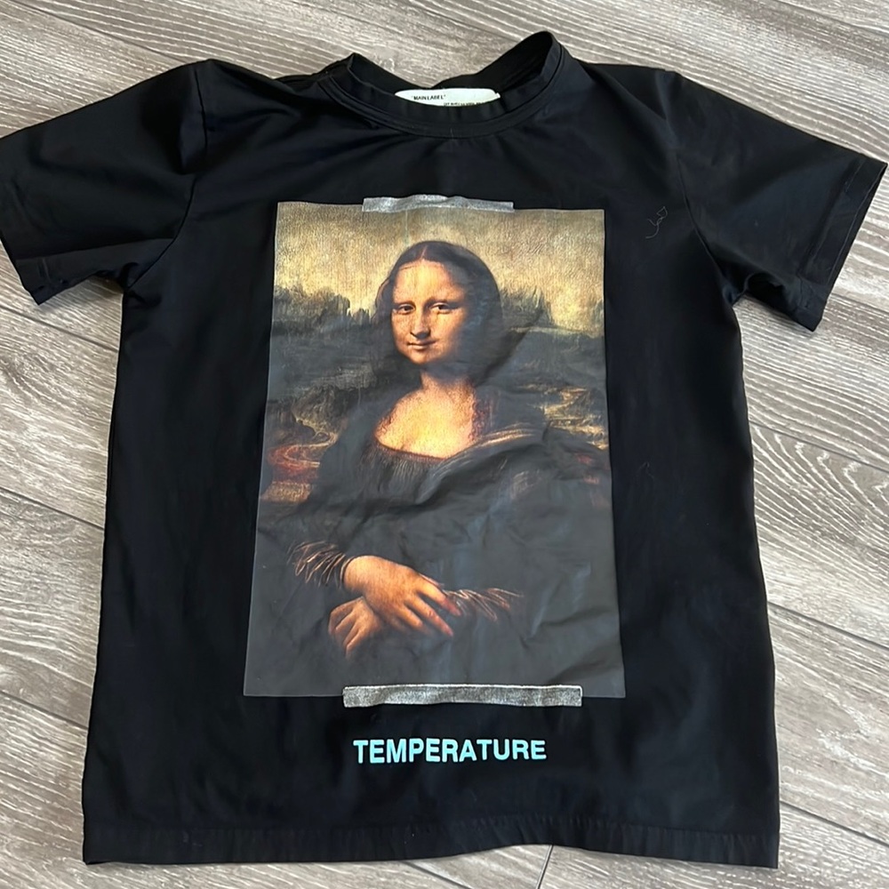 Off white t shirt